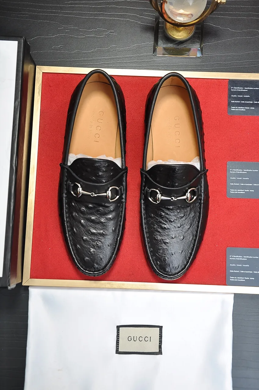 Men's shoes💰500💶Italy's top luxury men's shoe giant (GUCCI) (Gucci) (full cowhide lining) new arrival🍃Original European style🔰 Pleasant to the eye😍In order to make the shoes more durable and non-deformable🌀The production continues to follow traditional methods but there is still no lack of innovation💪Choose original sheepskin for the leather♻️ Smooth and natural And extra bright ⭐Made of imported cowhide, the first choice of rich people 38-45 (45 customized)